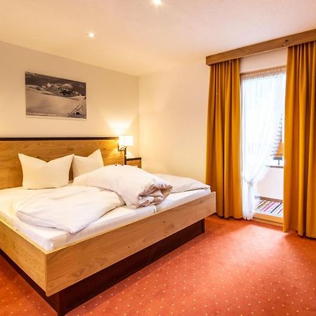Hotel Garni Tyola Ишгль Экстерьер фото