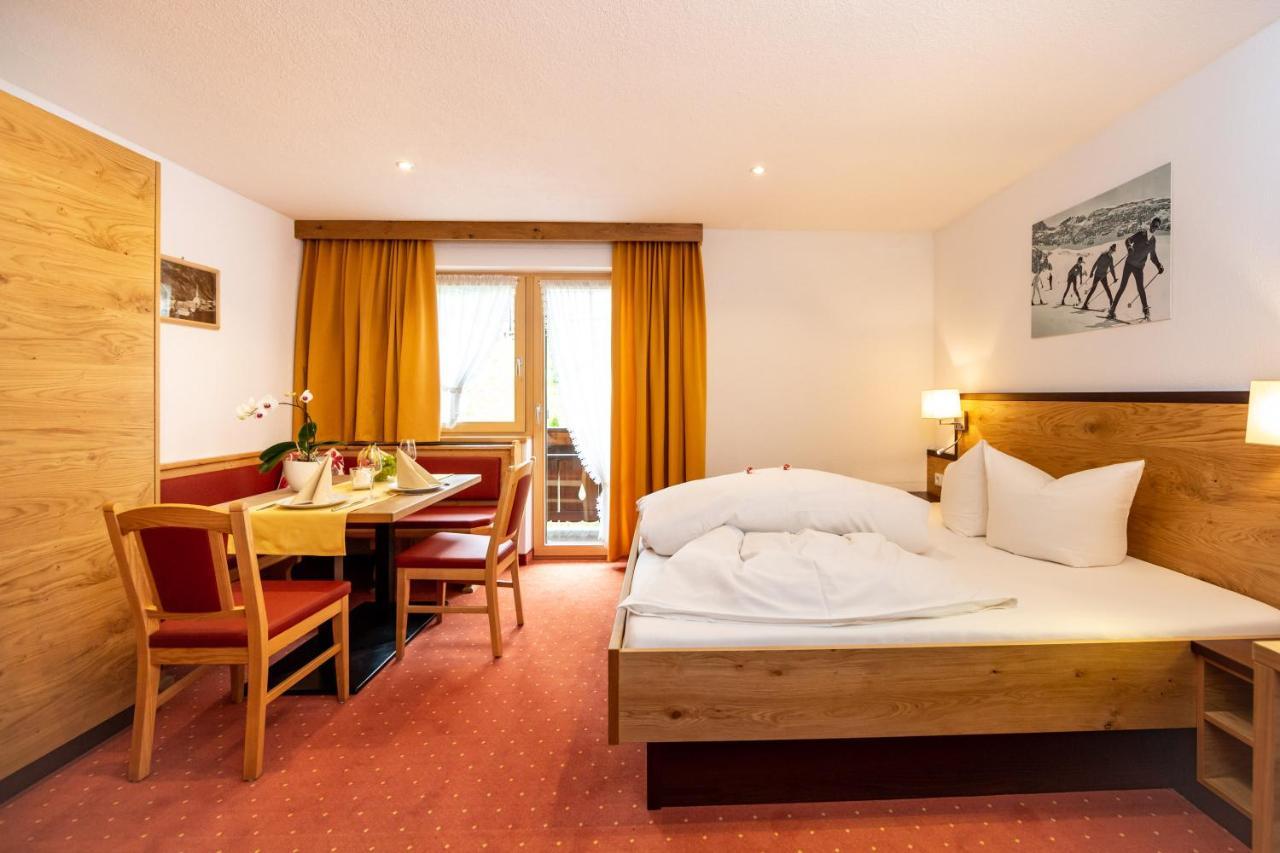 Hotel Garni Tyola Ишгль Экстерьер фото